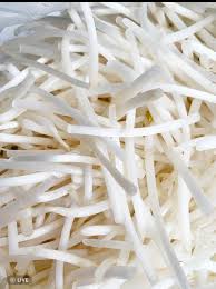 BEAN SPROUT PEELED SLIVER BEANSPROUT 银芽 (1KG/PKT)
